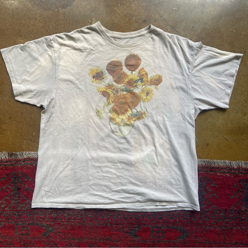 SOLD Vintage Van Gogh Sunflowers Tee 🌻